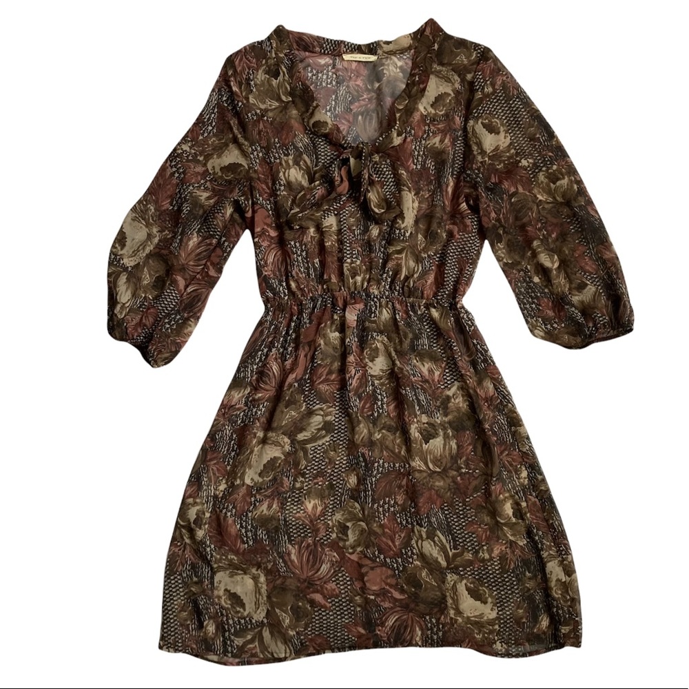 Tea n Rose: Tie Neck A Line Floral Dress with 3/4 length sleeves